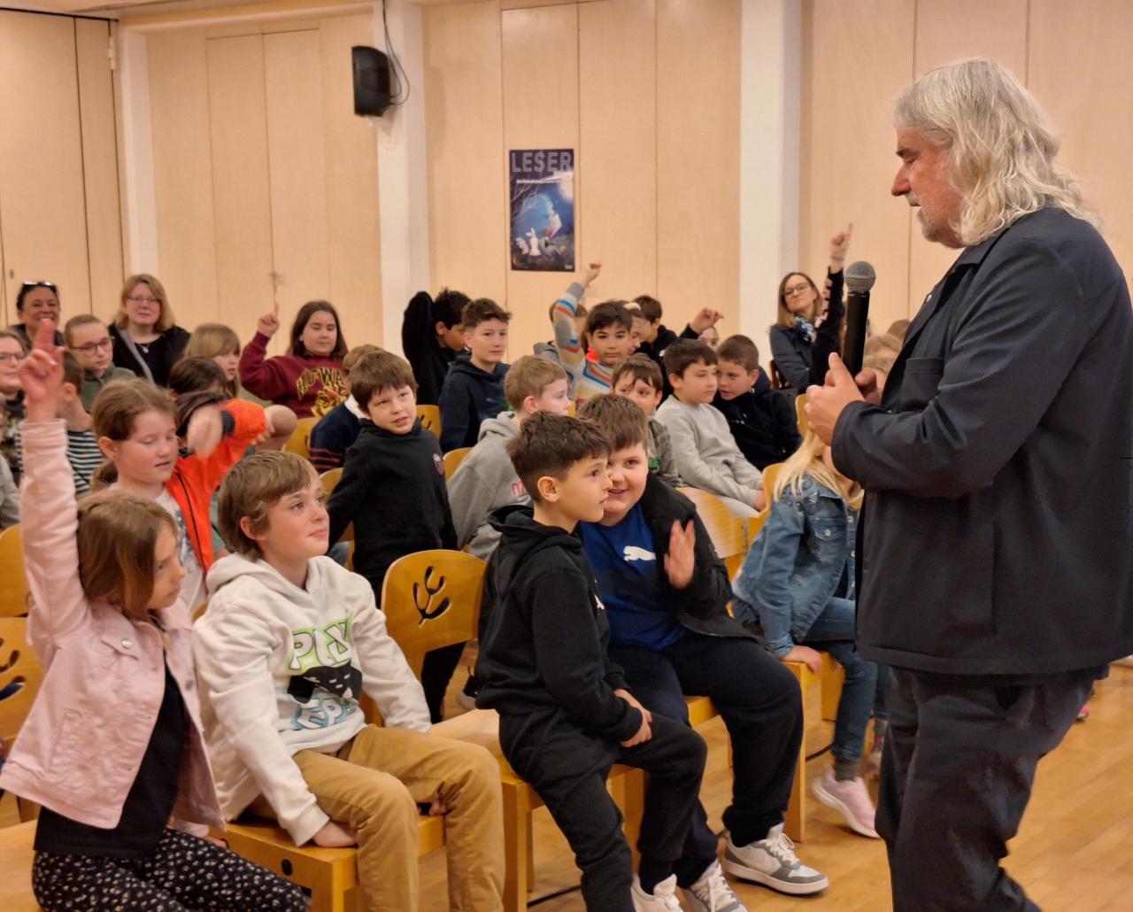 Lesung von Heinz Janisch in Mistelbach (c) Beatrice Hrusa